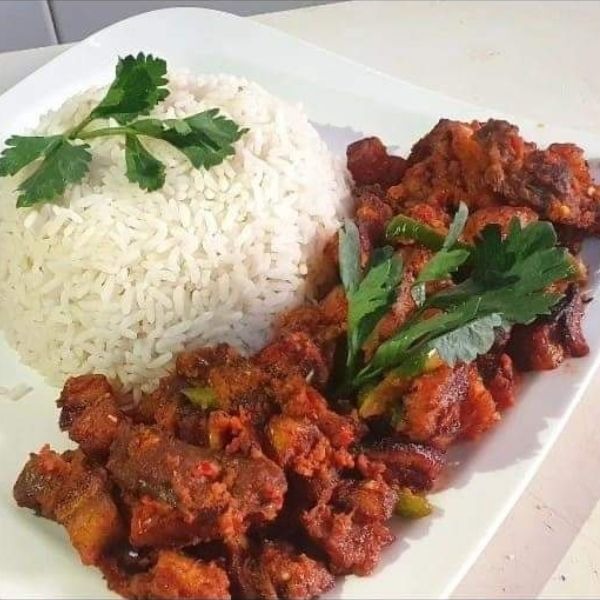 Jollof Rice, Goat Meat & Salad – ₦6,100